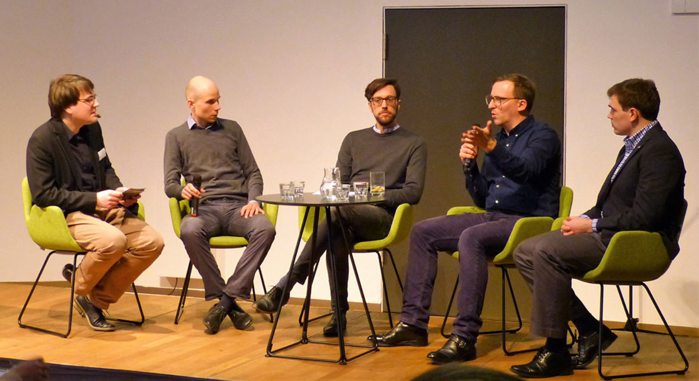 v.l.n.r. Manuel Krane (museum4punkt0), Dr. Thilo Hagendorff, Jonathan Harth, Cade McCall, Matthias Heidsiek (Übersetzer für Cade McCall). © Deutsches Auswandererhaus Bremerhaven / Teresa Grunwald