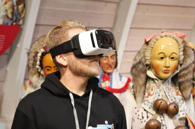 Eintauchen in Brauchveranstaltungen der schwäbisch-alemannischen Fastnacht mit VR-Brillen und 360-Grad-Kuppelprojektion