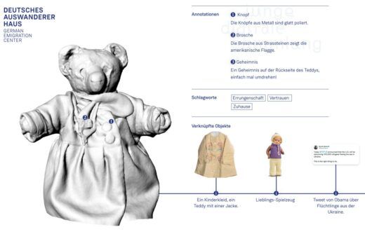 musuem4punkt0: Es ist ein Screenshot einer Webseite zu sehen, darauf in Groß ein 3D-Modell eines Teddybären. Erläuterungen zu dem Bären und Darstellungen damit verknüpfter Objekte, wie einer Puppe, sind zu sehen, ebenso Schlagworte, wie 