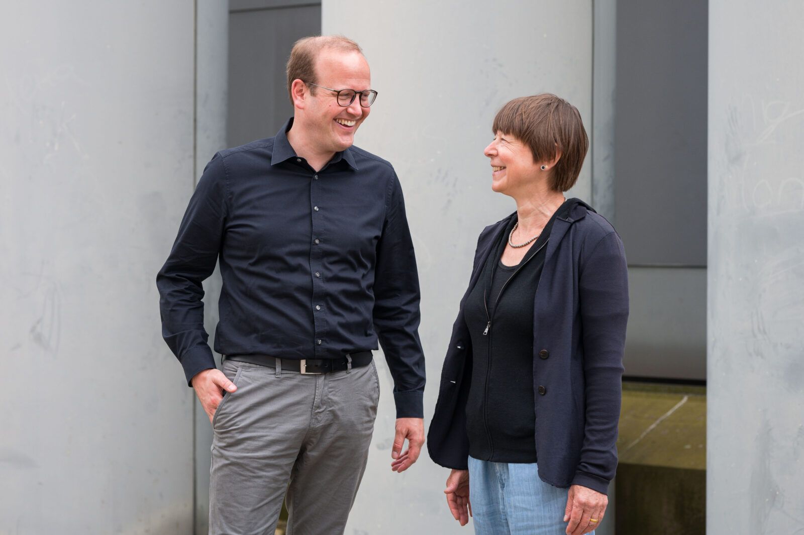 Das Bild zeigt die beiden interviewten Projektleiter, Simon Matzerath und Cathérine Biasini.