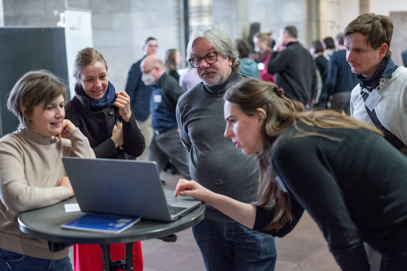 Über den Anwendungsbeispielen kamen die Teilprojekte miteinander ins Gespräch